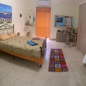 Tradtional One Bedroom Appartement La Valette