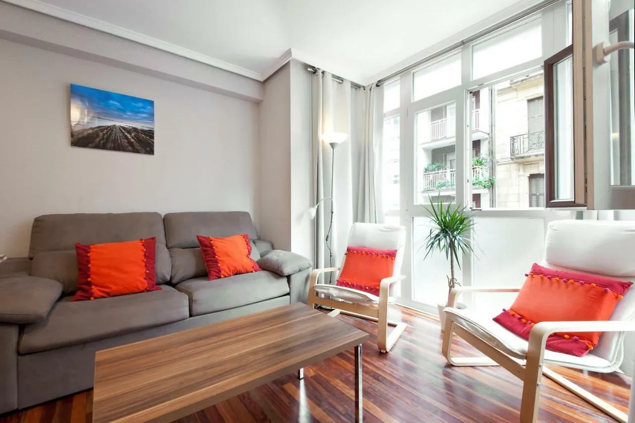 City Beach Living San Sebastián 0*,  Spagna